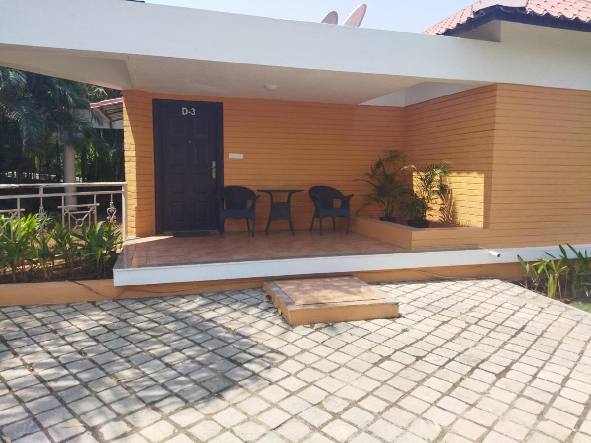 Savana Lake Resort Nashik Eksteriør billede