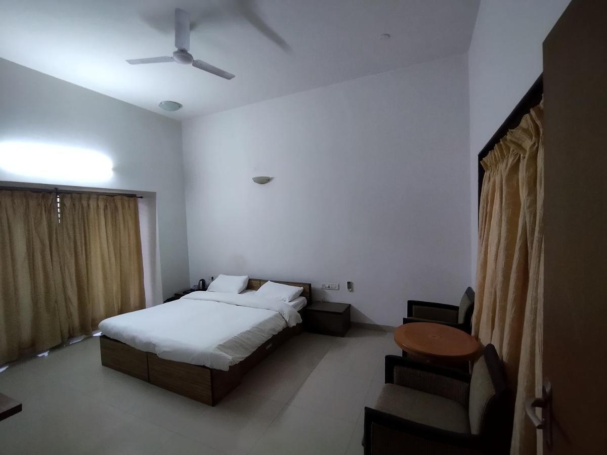Savana Lake Resort Nashik Eksteriør billede