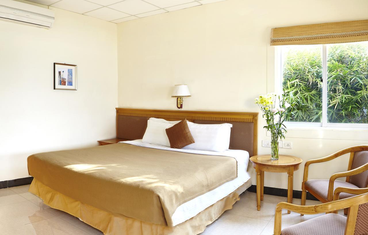 Savana Lake Resort Nashik Eksteriør billede