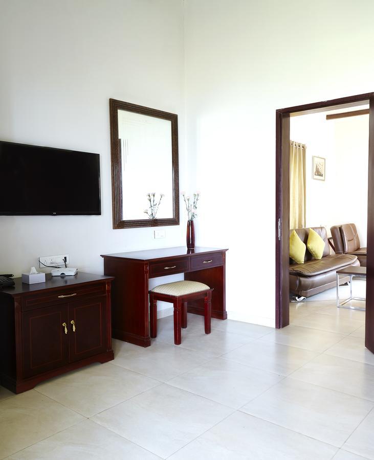 Savana Lake Resort Nashik Eksteriør billede
