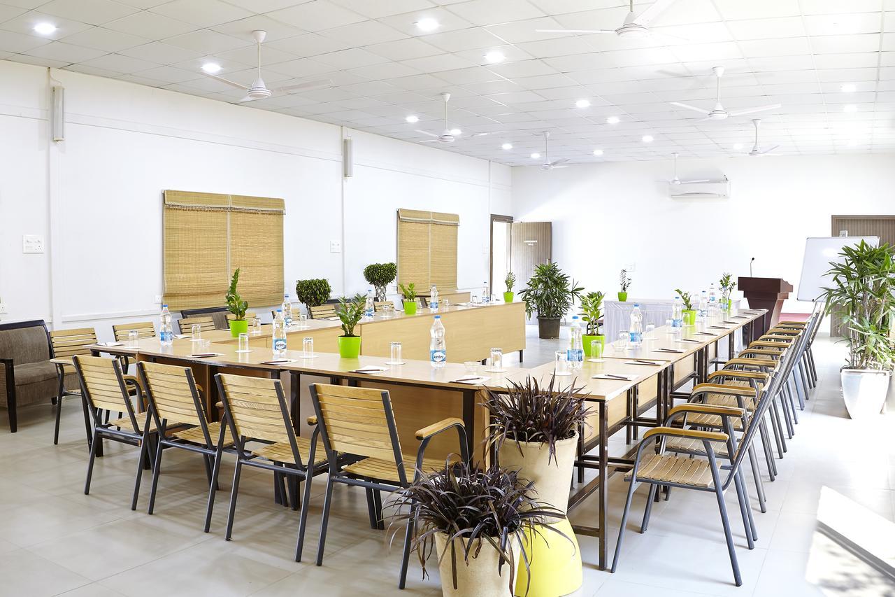 Savana Lake Resort Nashik Eksteriør billede