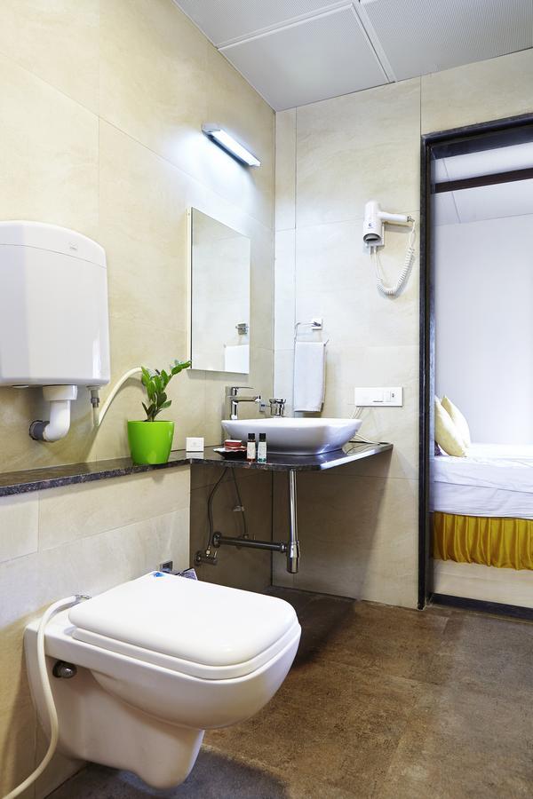 Savana Lake Resort Nashik Eksteriør billede