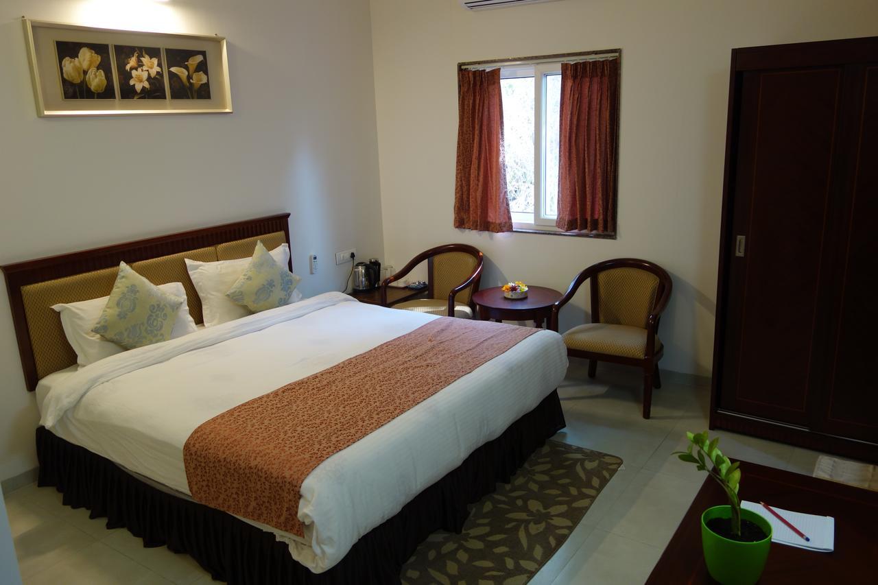 Savana Lake Resort Nashik Eksteriør billede