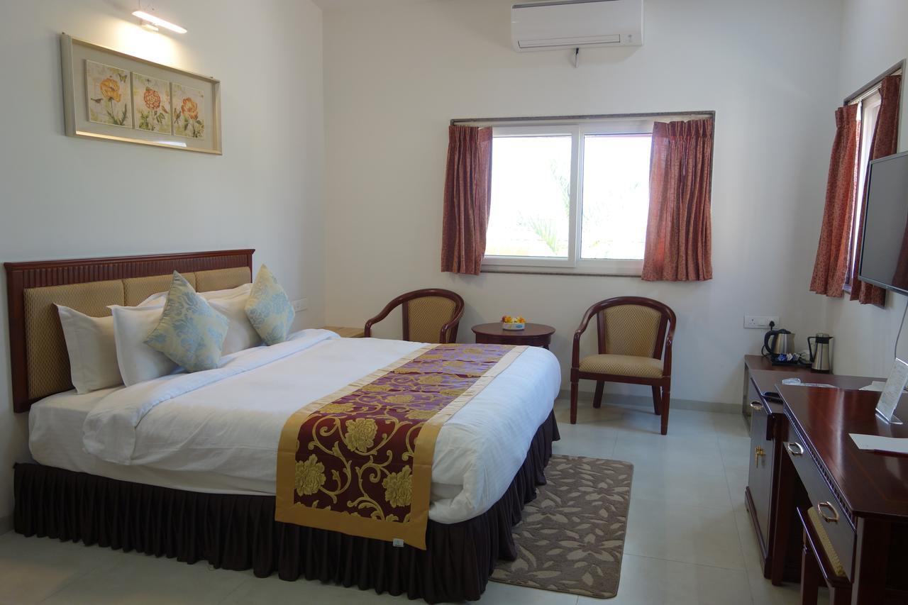 Savana Lake Resort Nashik Eksteriør billede